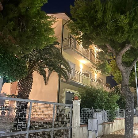Pensione Vagnozzi Grottammare Esterno foto