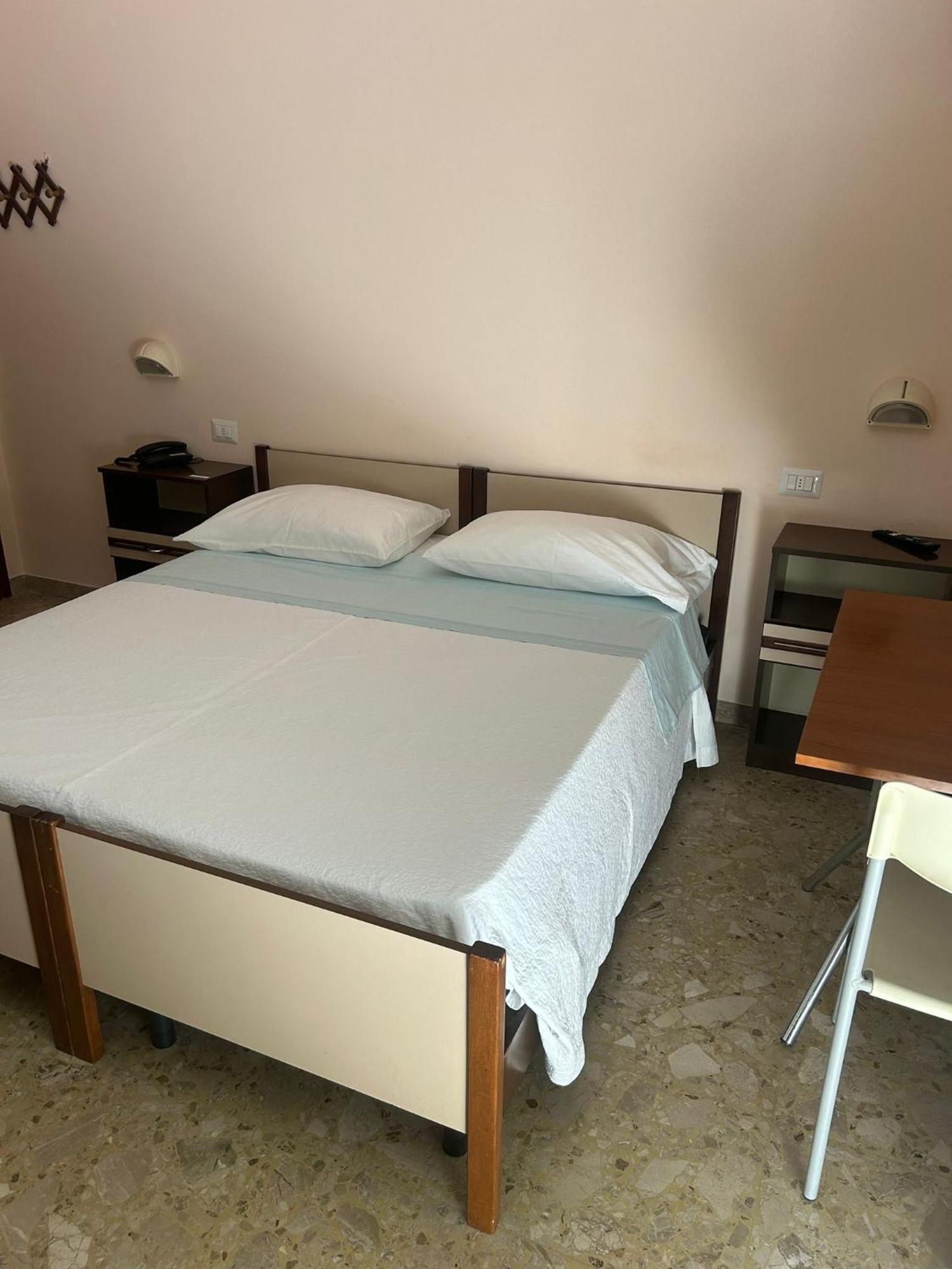 Pensione Vagnozzi Grottammare Esterno foto